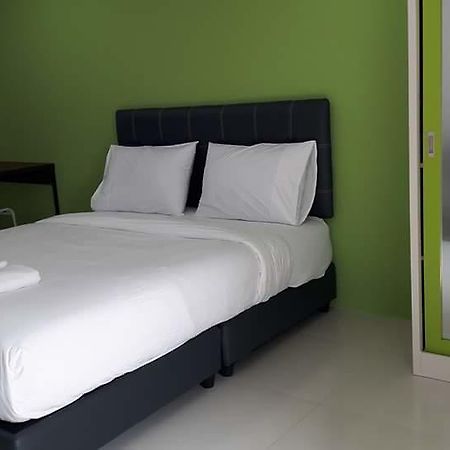 The Clover Lampang Exterior foto